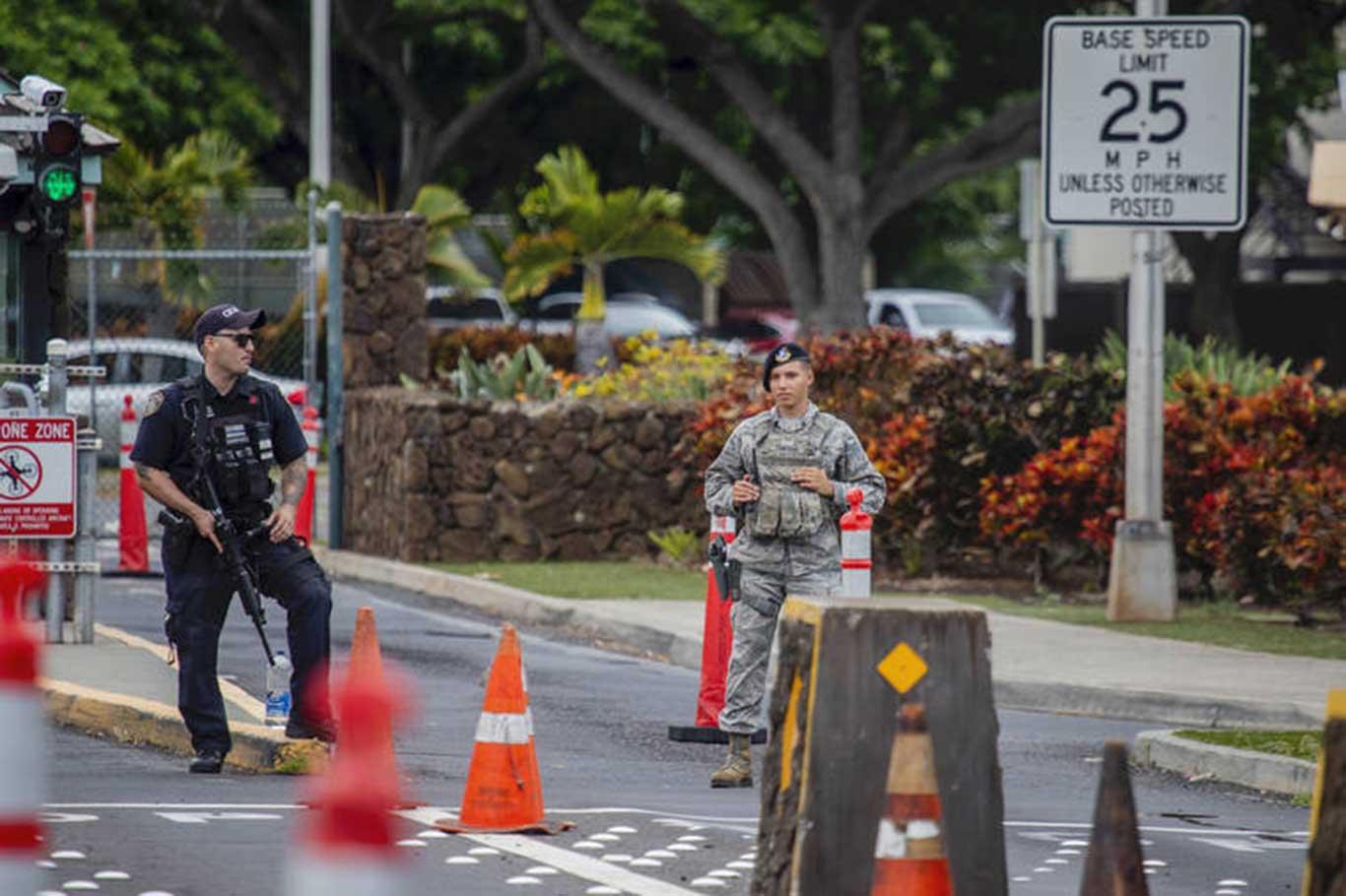 Pearl Harbor Tersanesi'ne silahlı saldırı: 2 ölü Pearl Harbor Tersanesi'ne silahlı saldırı: 2 ölü